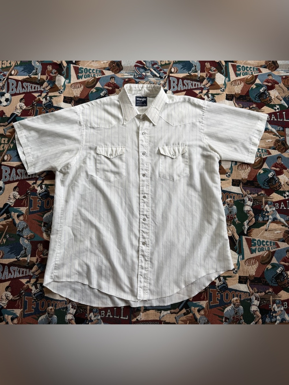 Vintage 90s Men’s Wrangler Short Sleeve White & Blue Western Pearl Snap Shirt